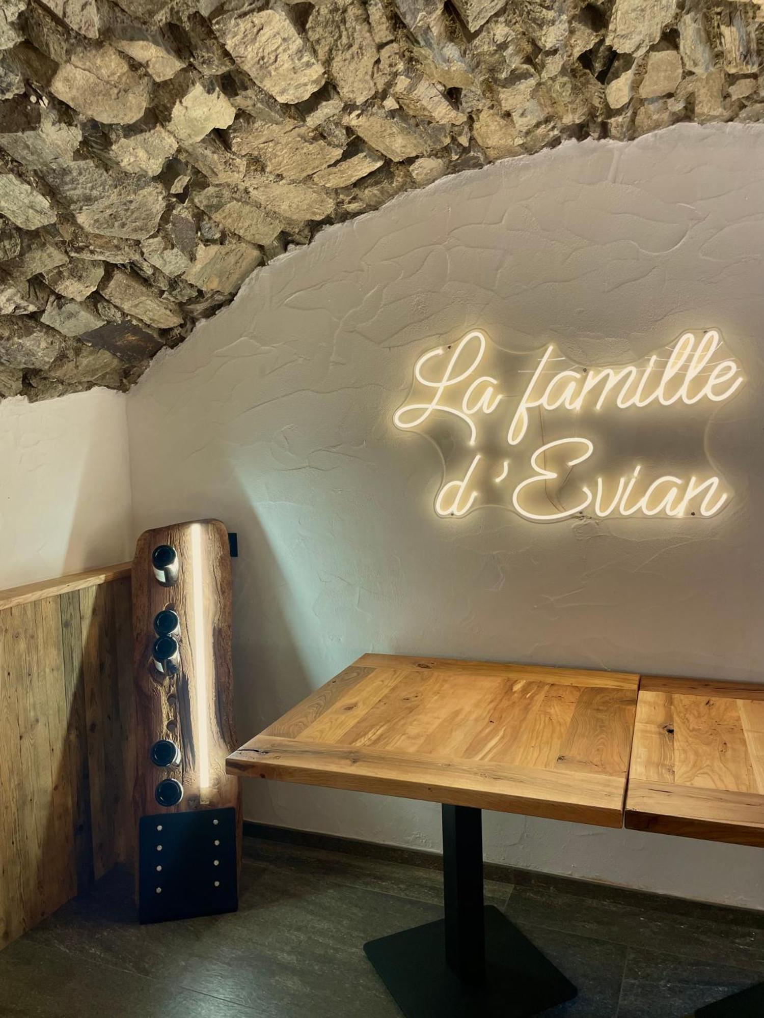 La Famille D'Evian Otel Villeneuve Dış mekan fotoğraf