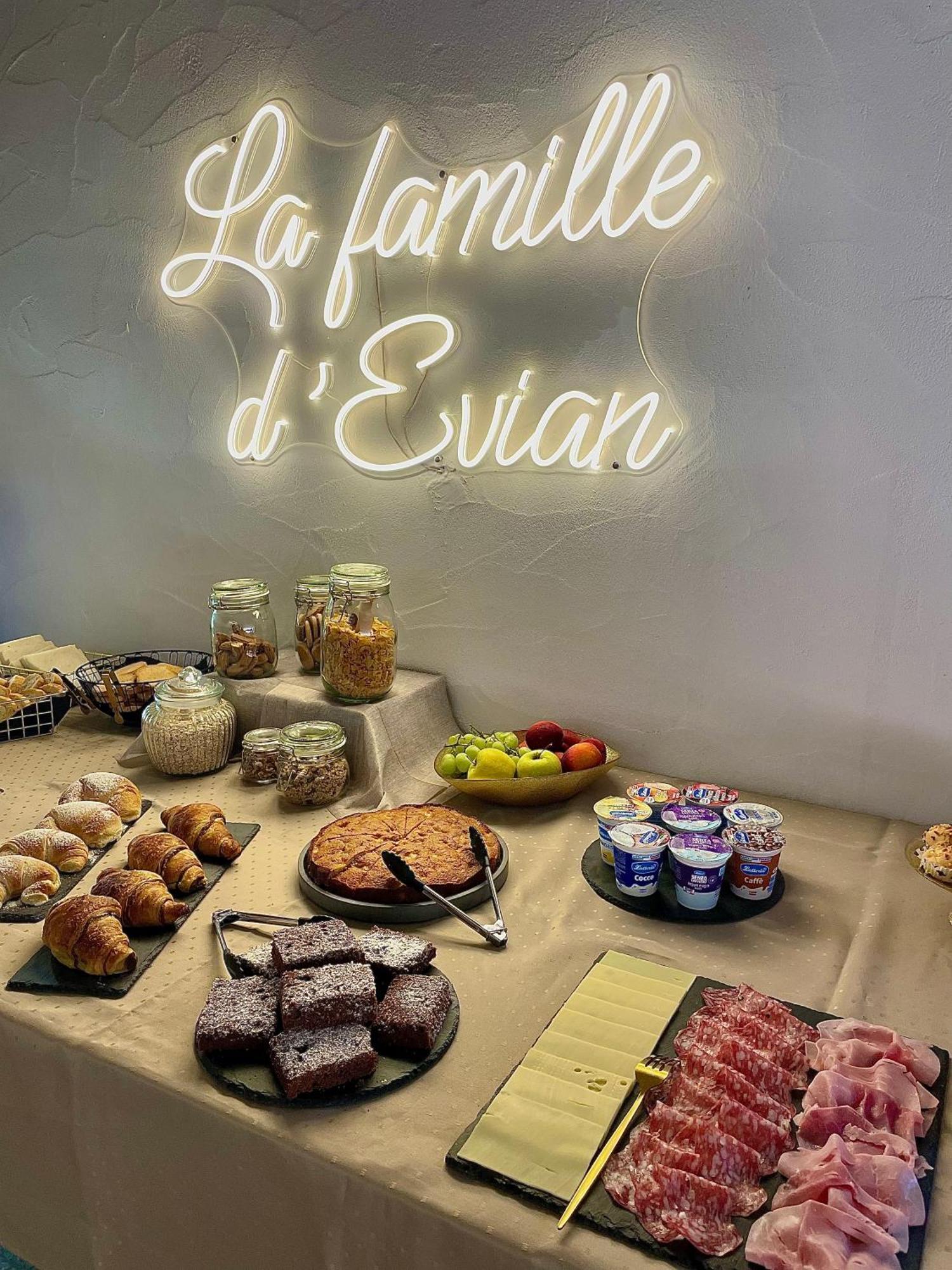 La Famille D'Evian Otel Villeneuve Dış mekan fotoğraf